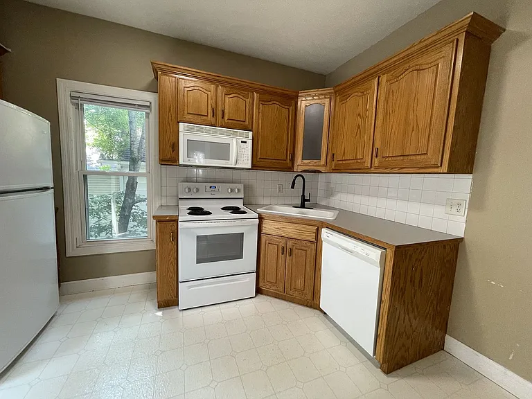 6343 Bedford Ave — Photo 5
