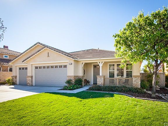 3rd image of 28921 Bennett Ct