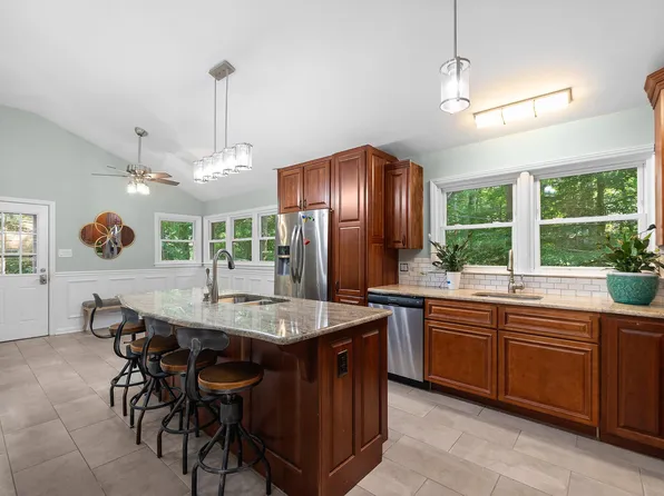 105 Lexington Rd, Chapel Hill, NC 27516