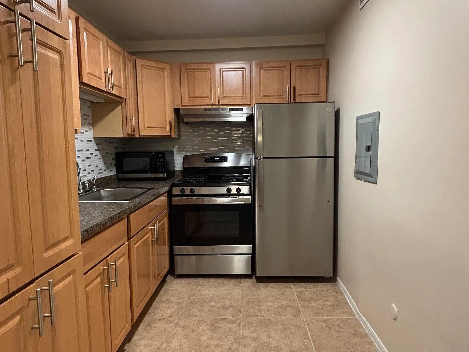 1 bed, 1.0 bath, $1,595 — Photo 1