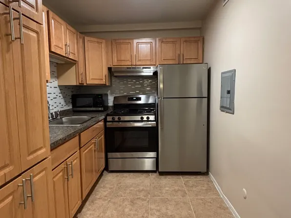 8503 Lotus Ave, Skokie, IL