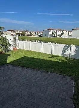 4th image of 3016 King Palm Way