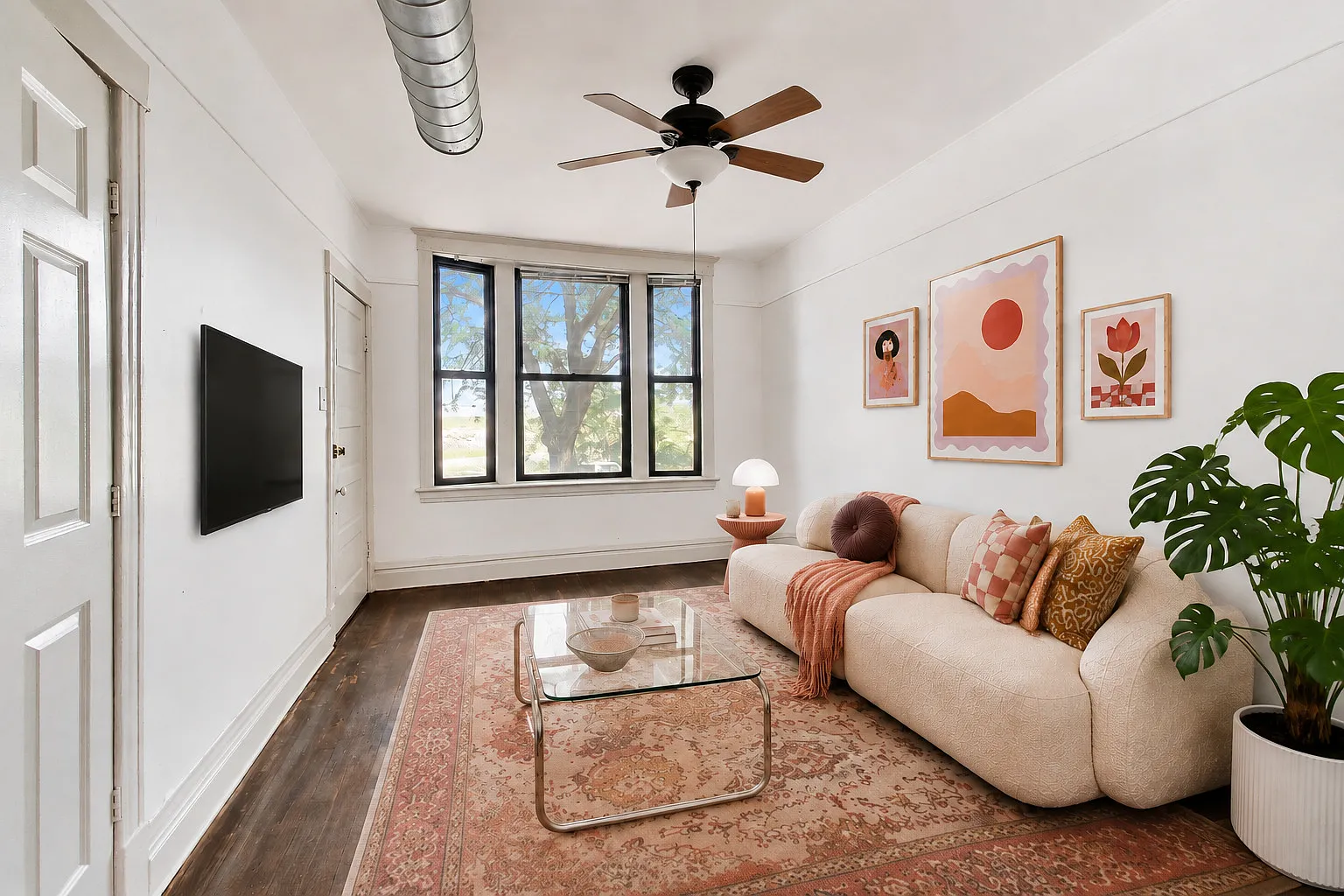 2 bed, 800 sqft, $2,361 — Photo 2