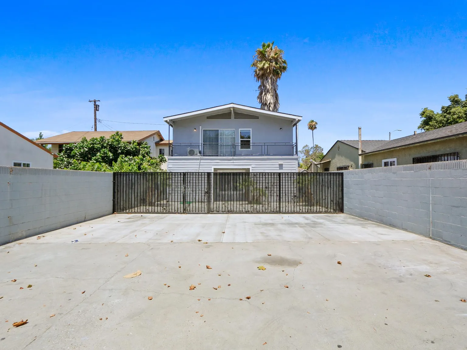 3 bed, 1.5 bath, $2,900 — Photo 2