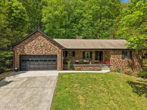6202 Grove Dr, Knoxville, TN 37918