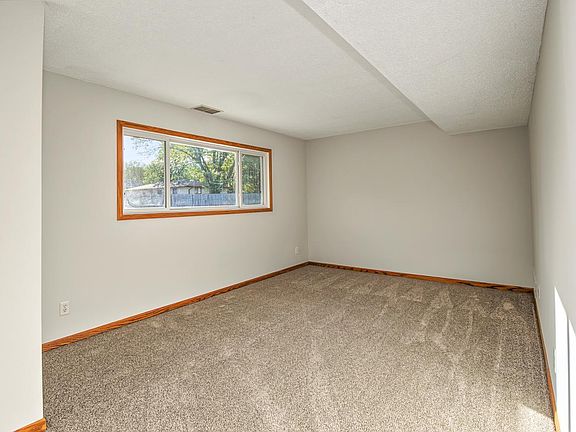 5th image of 1381 Easter Ln