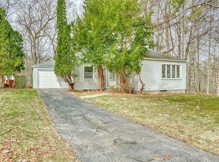 262 Commodore Pkwy, Rochester, NY