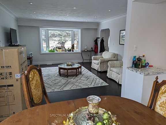 4th image of 5006 Derry Rd W