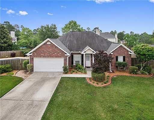 1st image of 3008 Creekwood Cres
