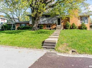 5026 N Mansfield Dr, Peoria, IL 61614