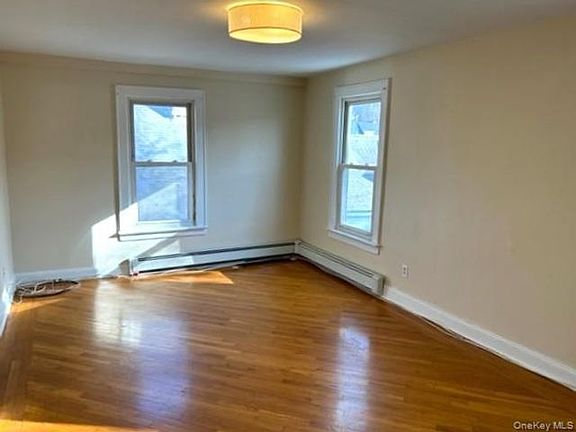 3rd image of 114 Main St APT 31