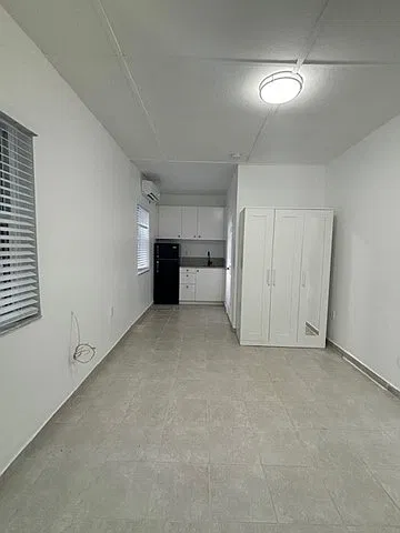Studio, 220 sqft, $1,300 — Photo 2