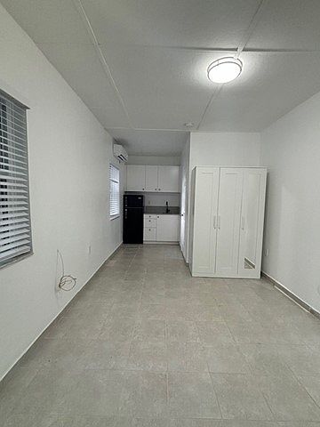 2nd image of 2985 SW 13th St #1