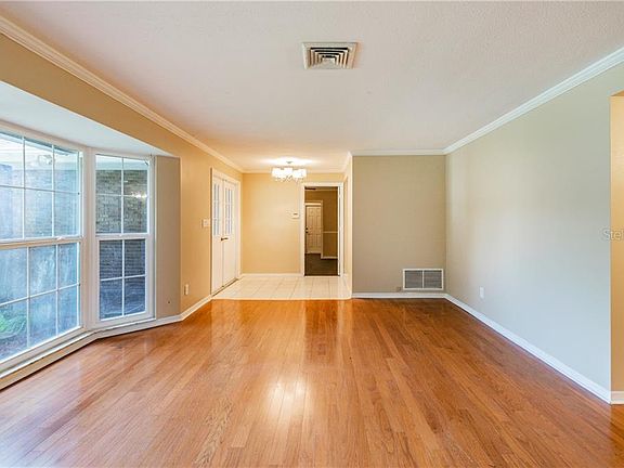 4th image of 750 Rolling Hills Dr
