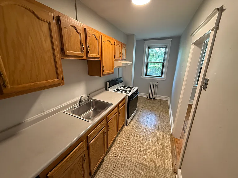 216 S Carol Blvd — Photo 14