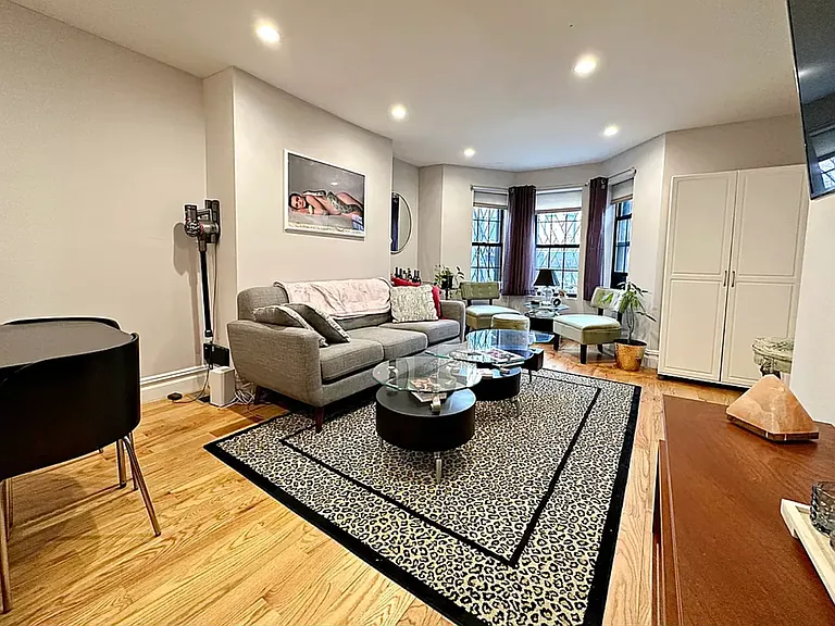 242 Covert St #1R — Photo 2