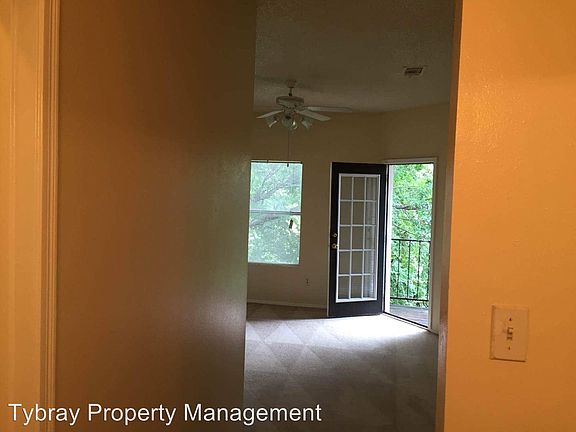 4th image of 12166 Metric Blvd APT 0372