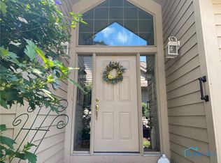 325 Forest Glen Pl, Holland, OH 43528