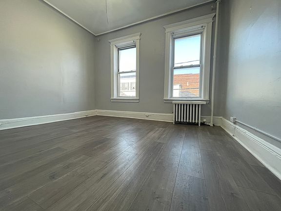 4th image of 90 Lake St #4E
