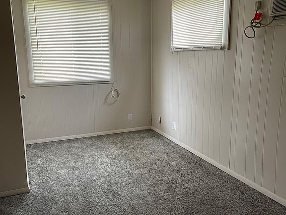 4th image of 27 Howard Dr