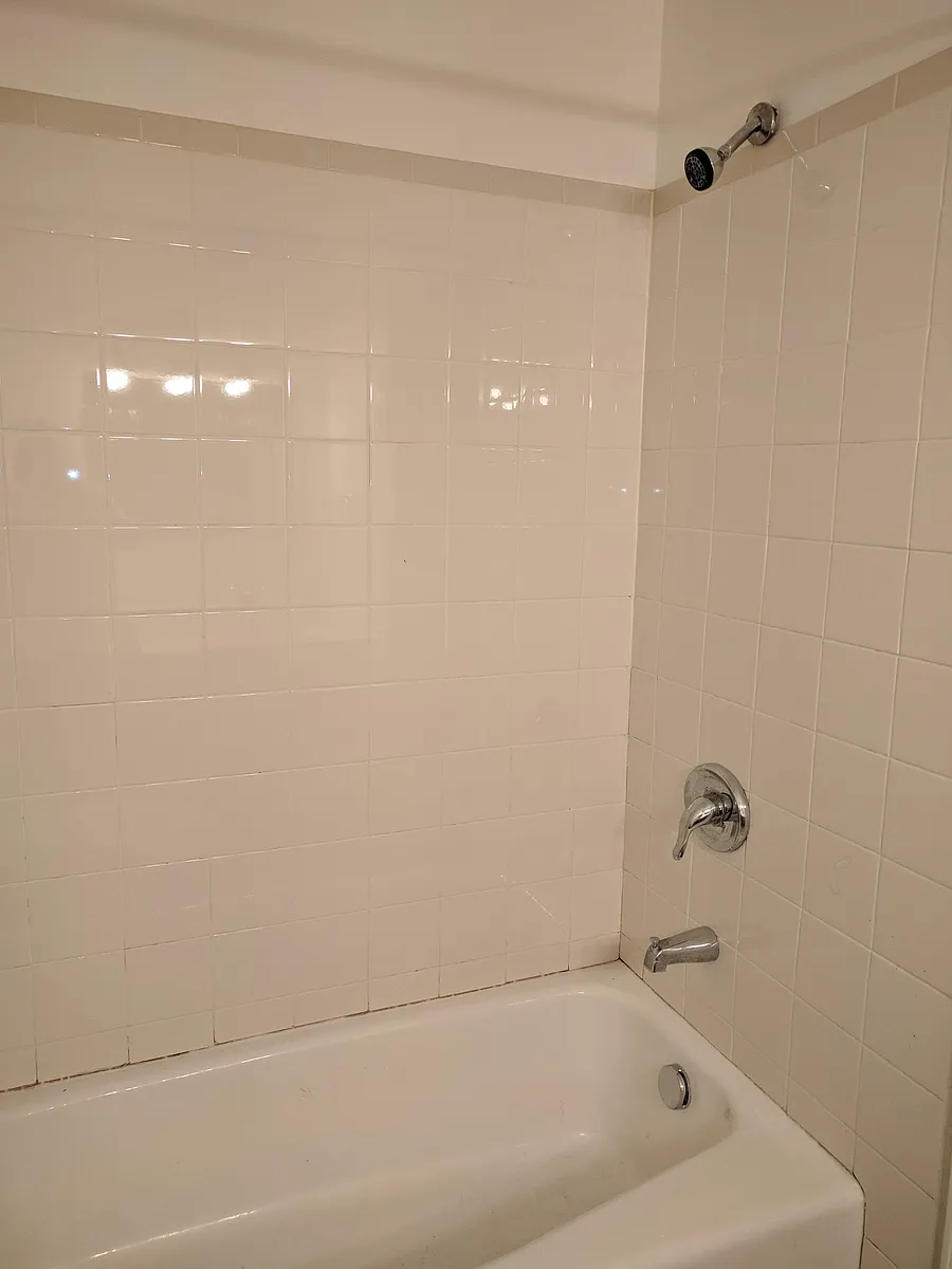 Building Photo - 237 Gold Ave NW #2