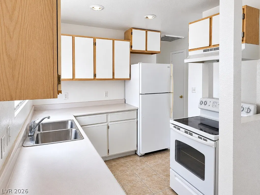 2 bed, 2.0 bath, 3936 sqft, $1,250 — Photo 3