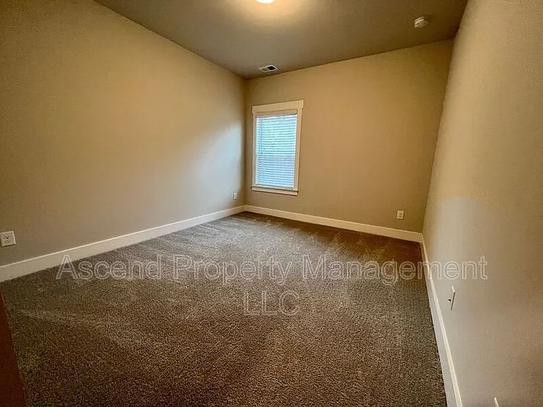 8592 Kensley Ln — Photo 15