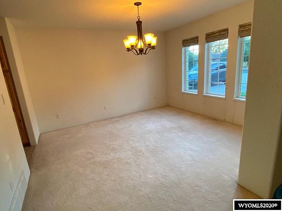 2nd image of 120 Aspen Cir