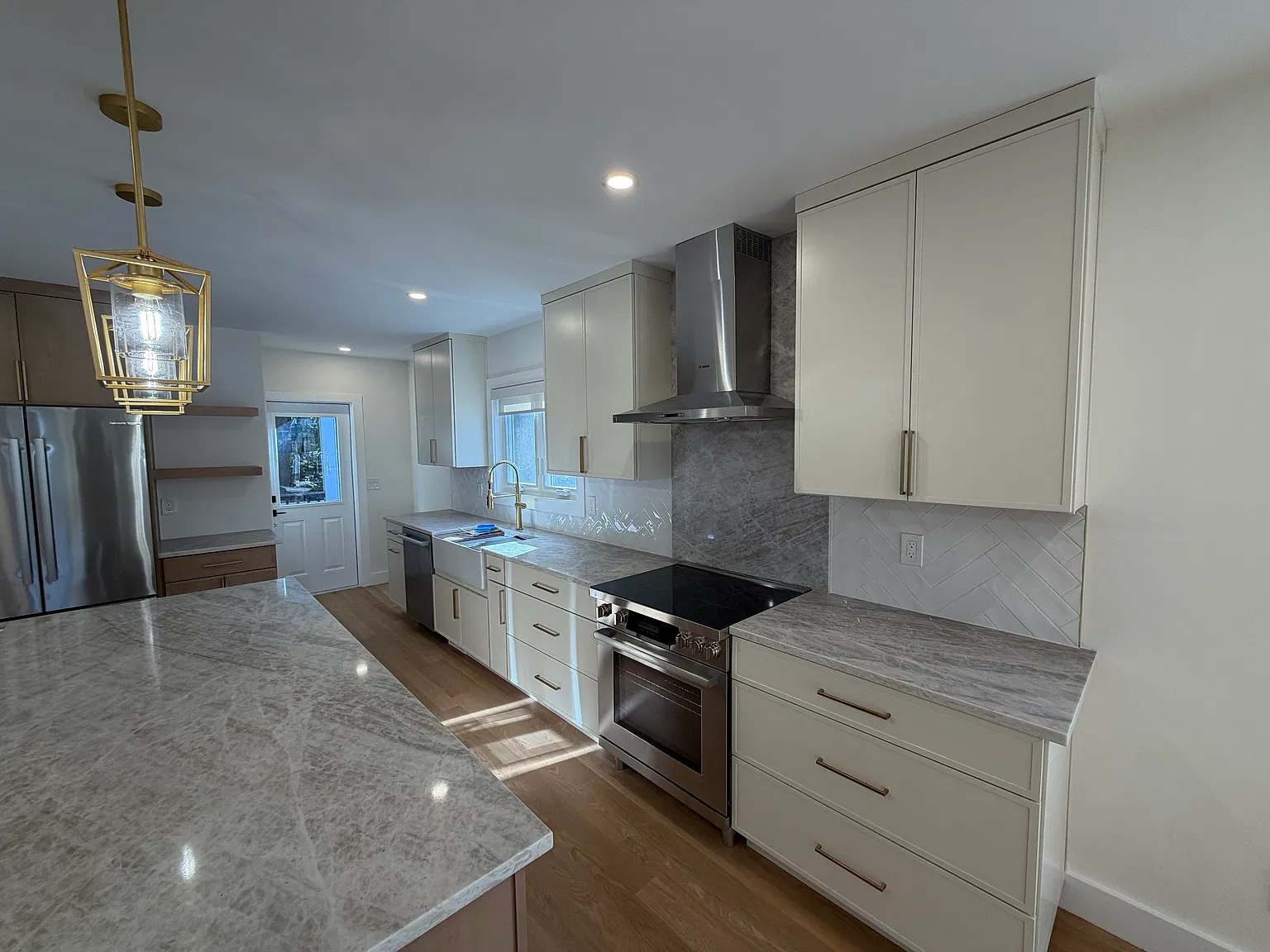 3 bed, 1200 sqft, $4,500 — Photo 3