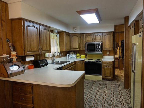2nd image of 4243 W 49th S