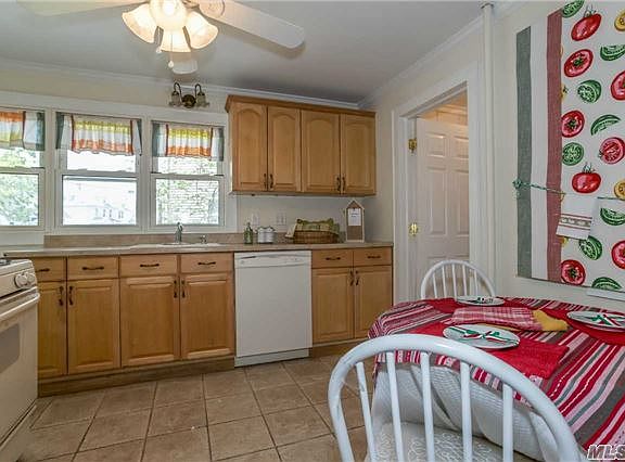 5th image of 111 Poplar St