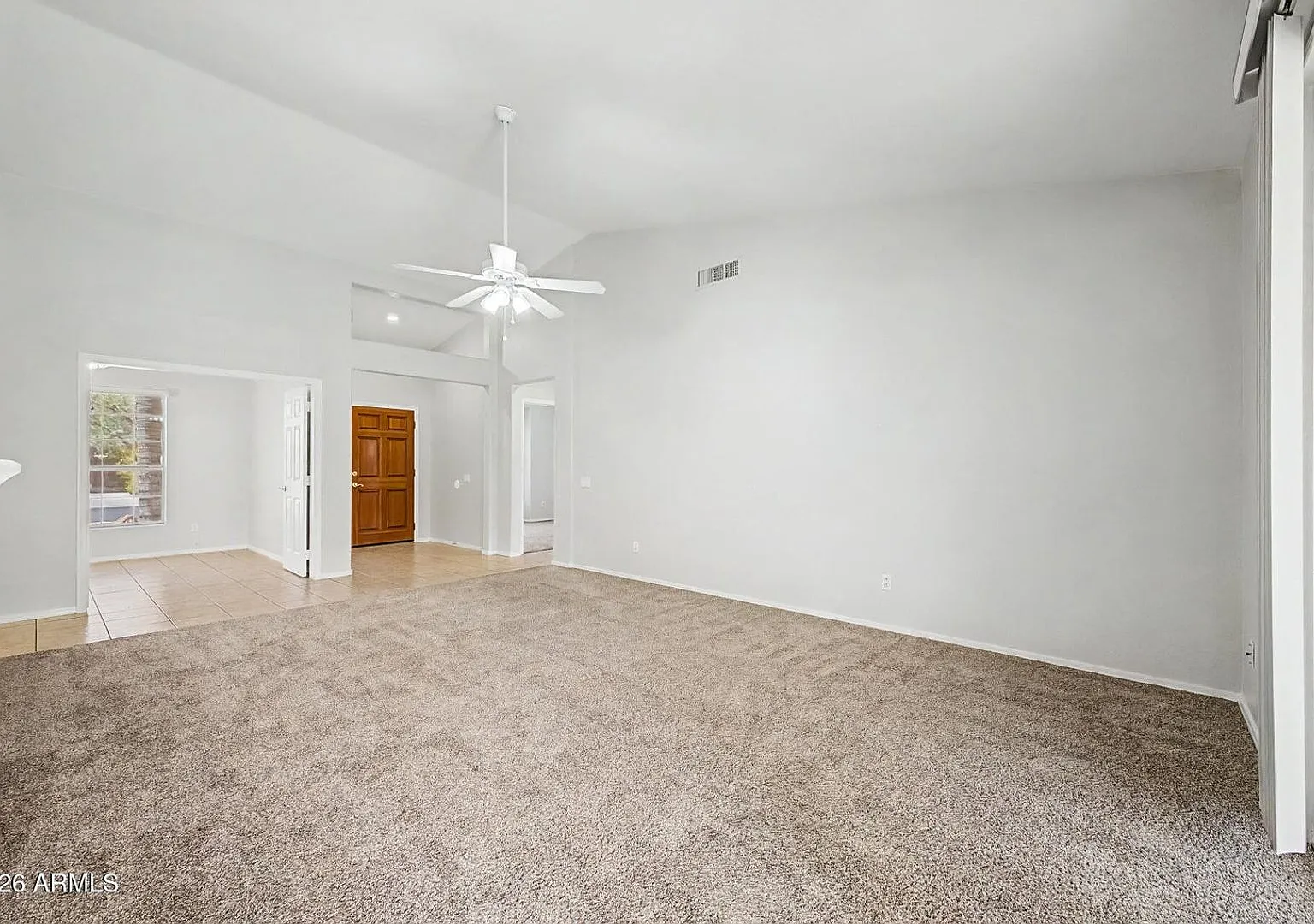 4 Bedroom Waterfront home in Gilbert — Photo 3