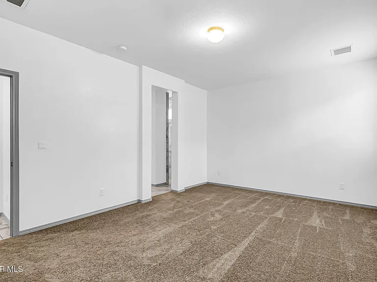 1657 Asbury St — Photo 14