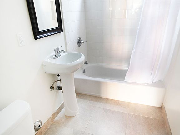 3rd image of 1322-1324 2nd Ave #2