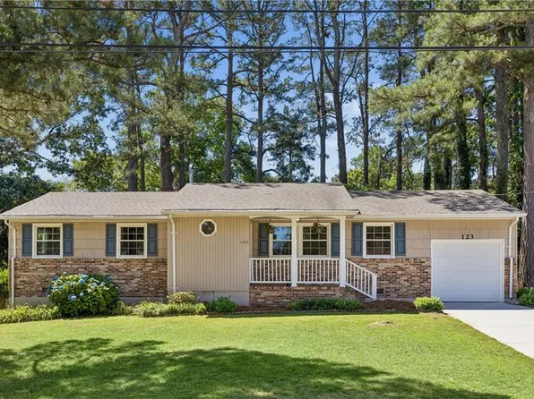 123 Olin Dr, Newport News, VA 23602