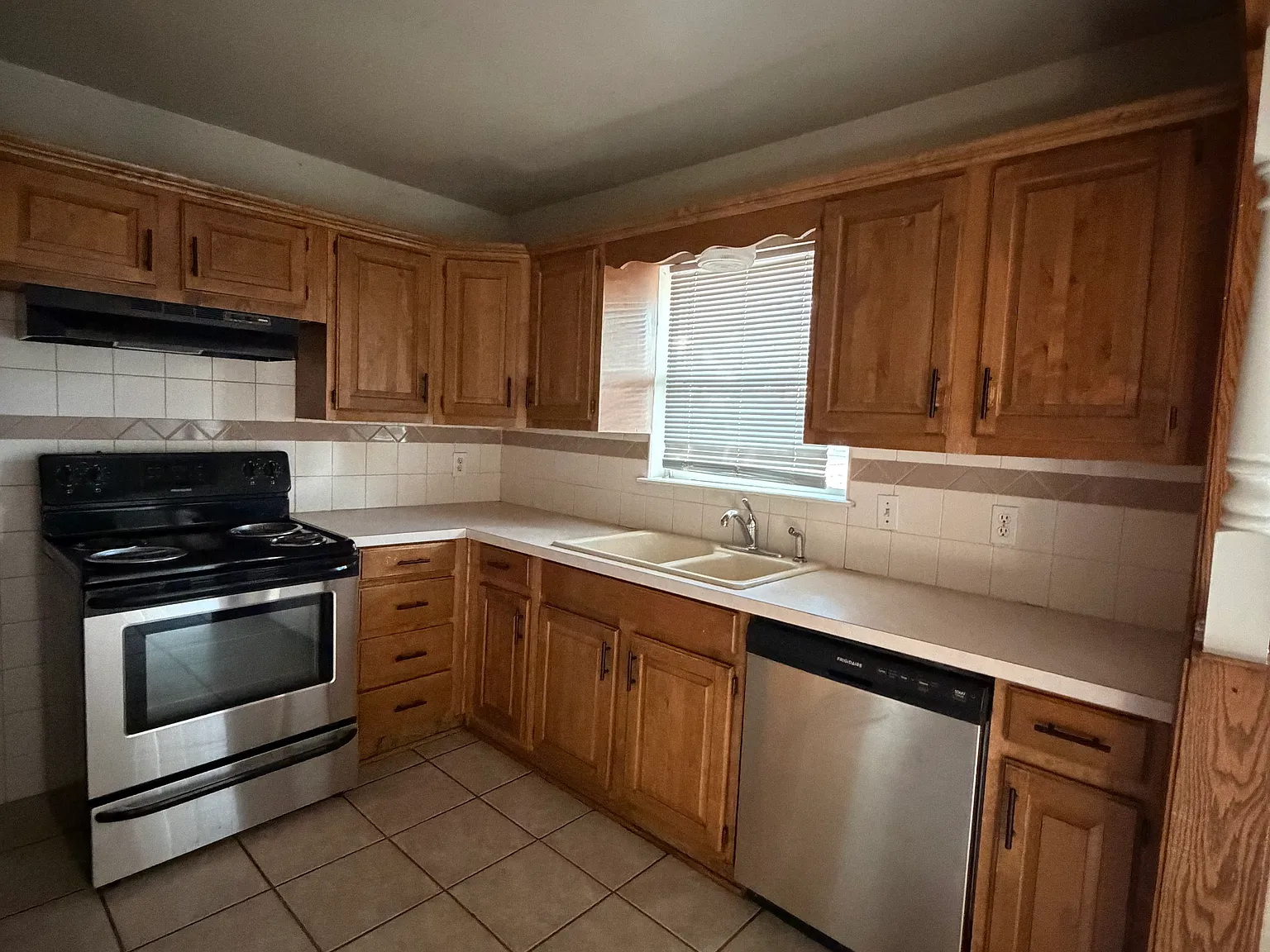 3 bed, 1227 sqft, $1,499 — Photo 3