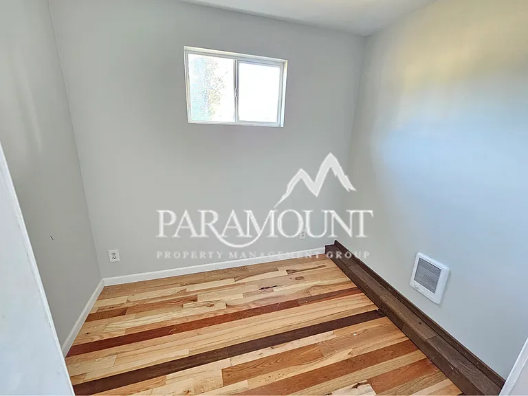 2533 Strassburg St NE — Photo 4