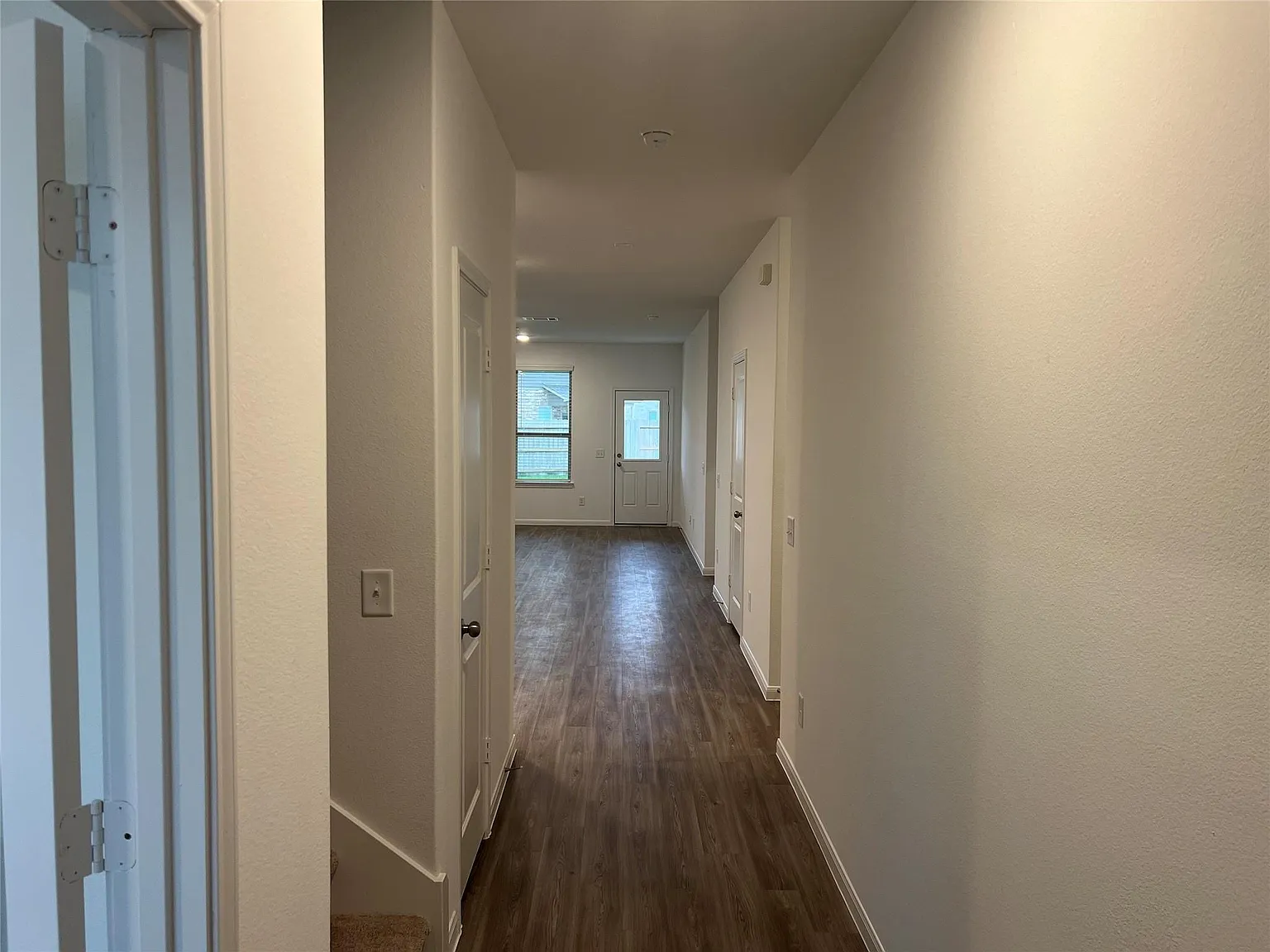 4 bed, 2.5 bath, 2347 sqft, $2,850 — Photo 4