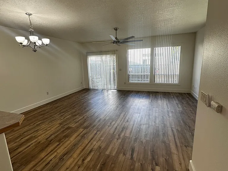 2125 S Amy Ave — Photo 7