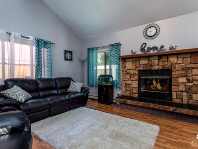 8211 Frank St, Anchorage, AK, 99518