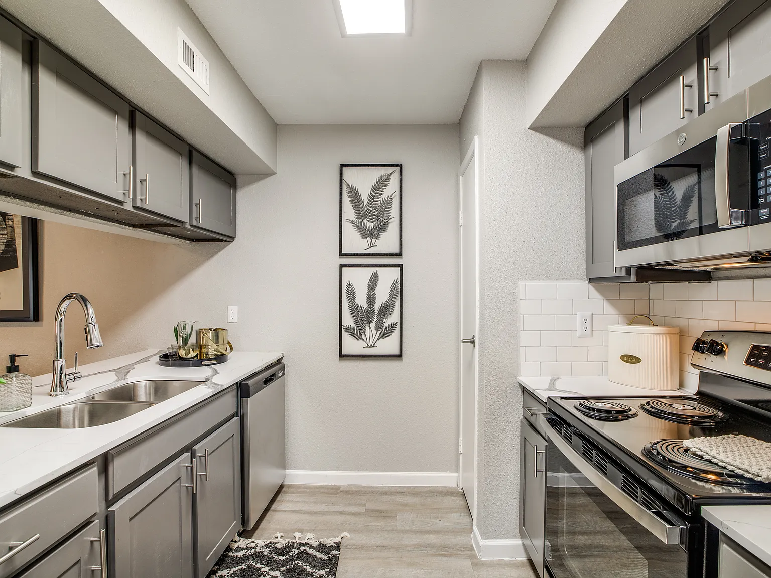 The Sutton Apartments — Photo 1