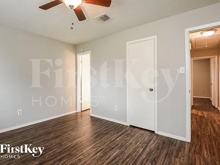 2718 N Brompton Dr — Photo 8