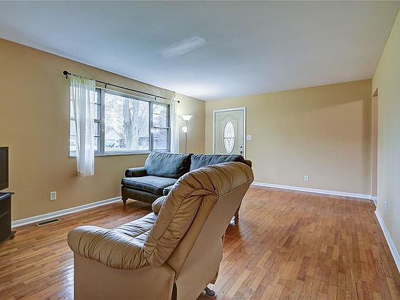 4th image of 520 S Cherry St