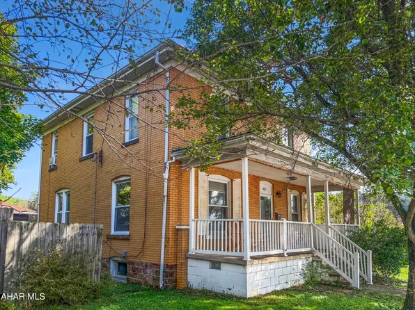 821 Main St, Windber, PA 15963