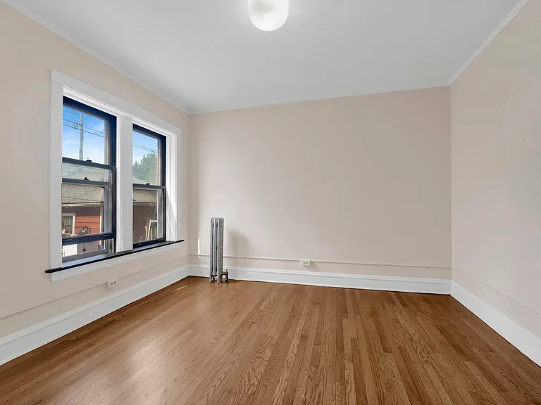 2437-2439 W Birchwood Ave #1W — Photo 13