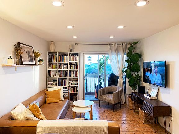 2nd image of 1125 Pico Blvd APT 106