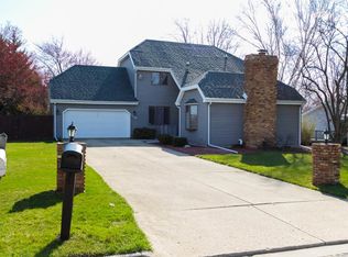 100 Colchester Dr, Normal, IL 61761