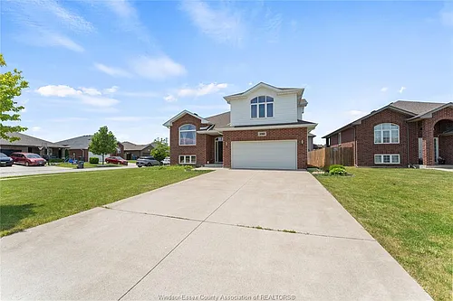 398 Poplar Dr Photo 1