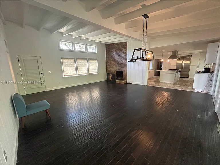 6395 SW 42nd Ter — Photo 8