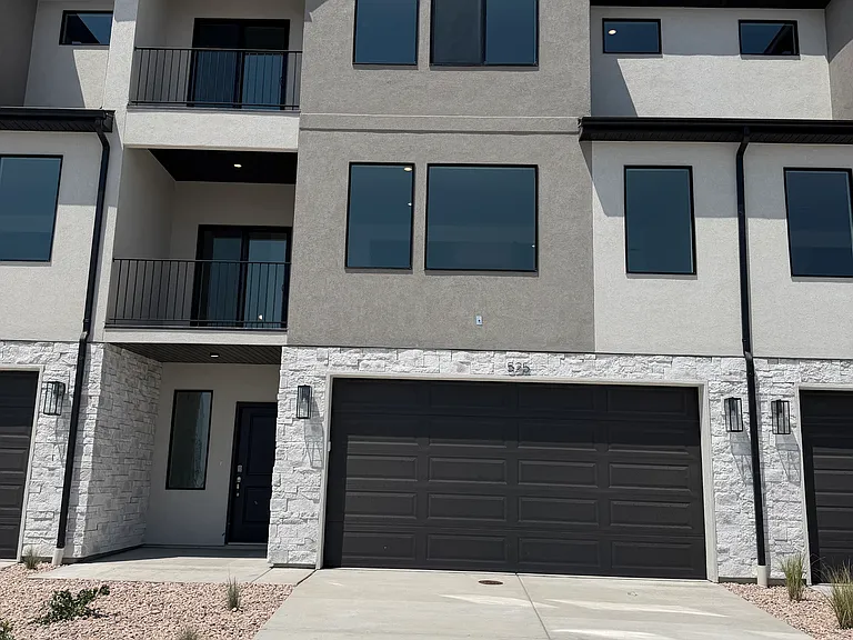 525 E Levengrove Dr — Photo 1